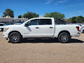 2024 Nissan Titan 4x4 Crew Cab SV